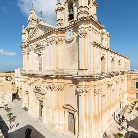 Apartamento Palazzo 16Th Century Mdina, Opposite St Paul'S Cathedral By 360 Estates Exterior foto