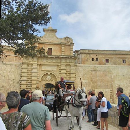 Apartamento Palazzo 16Th Century Mdina, Opposite St Paul'S Cathedral By 360 Estates Exterior foto