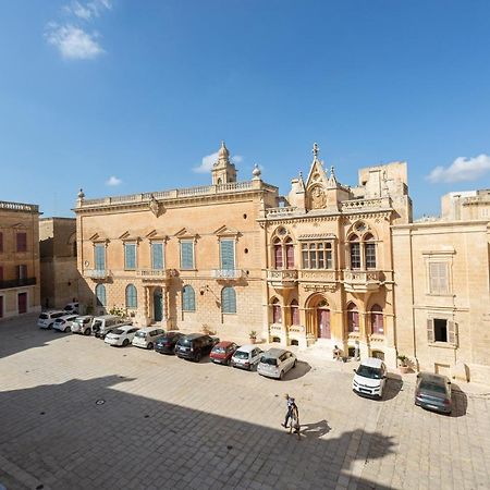 Apartamento Palazzo 16Th Century Mdina, Opposite St Paul'S Cathedral By 360 Estates Exterior foto