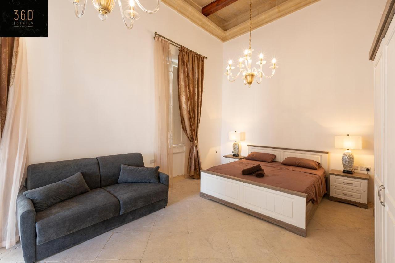 Apartamento Palazzo 16Th Century Mdina, Opposite St Paul'S Cathedral By 360 Estates Exterior foto