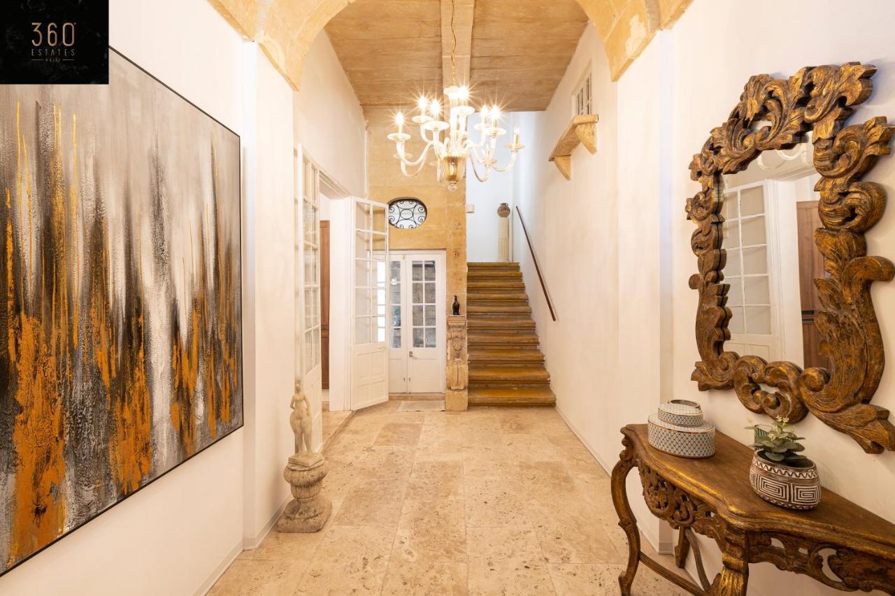 Apartamento Palazzo 16Th Century Mdina, Opposite St Paul'S Cathedral By 360 Estates Exterior foto