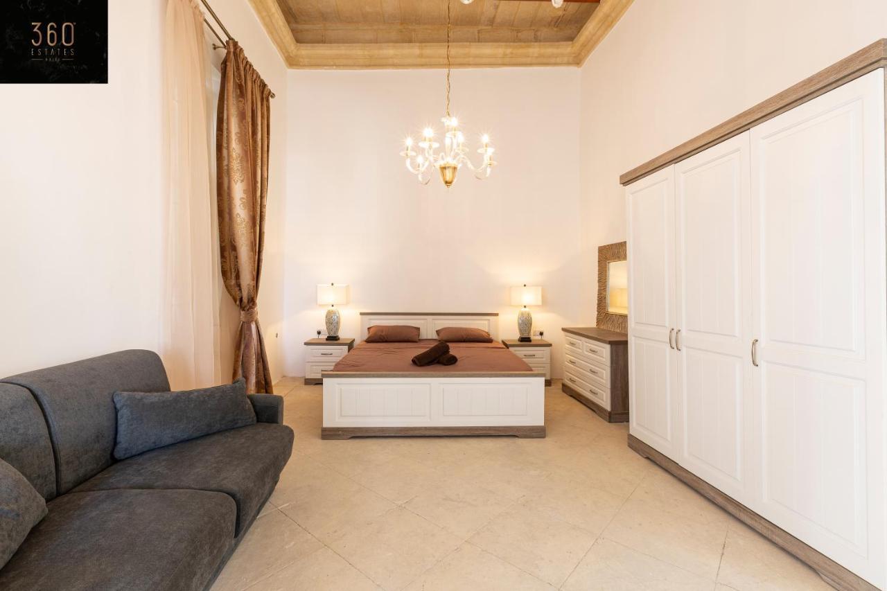 Apartamento Palazzo 16Th Century Mdina, Opposite St Paul'S Cathedral By 360 Estates Exterior foto