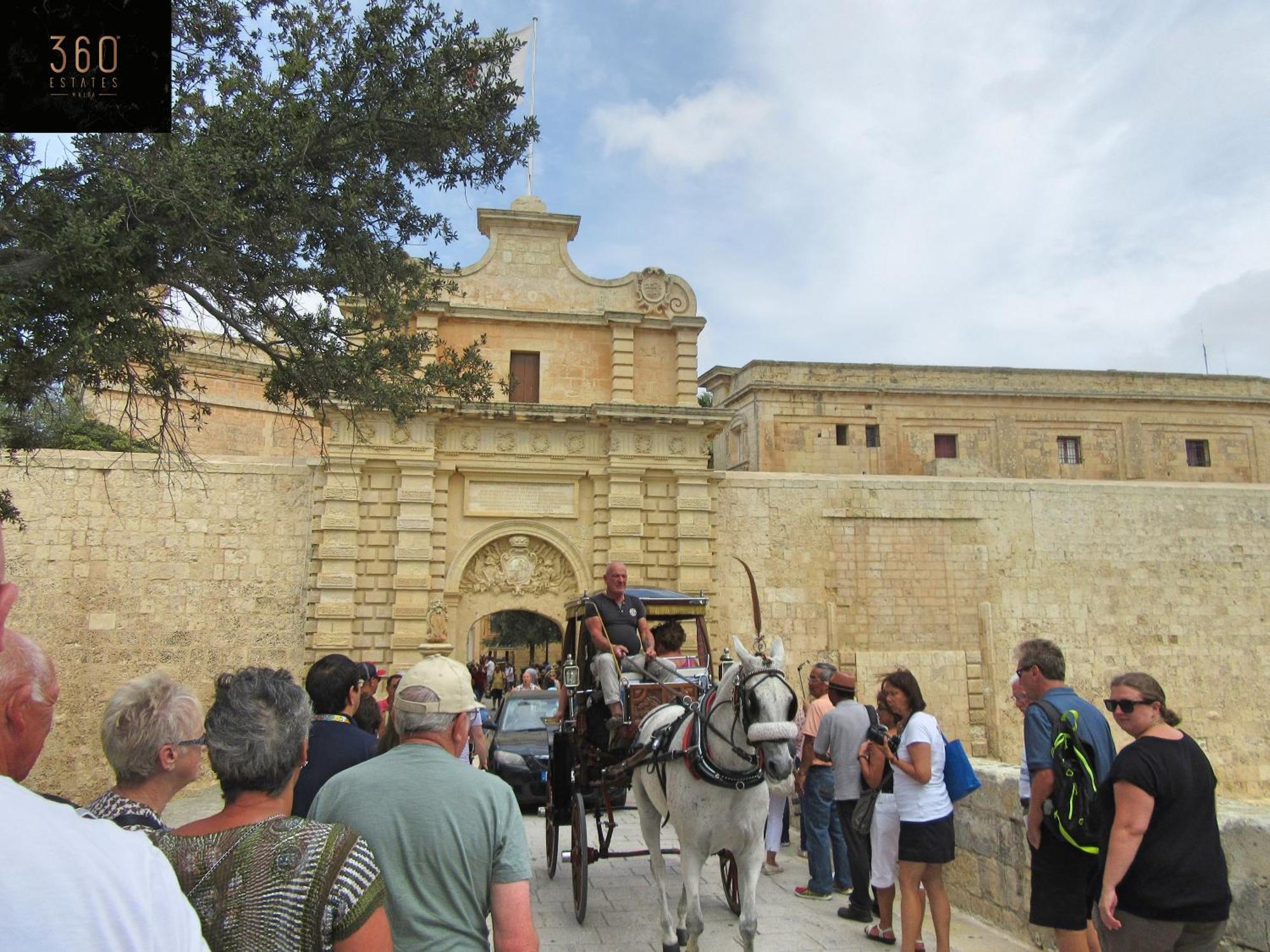 Apartamento Palazzo 16Th Century Mdina, Opposite St Paul'S Cathedral By 360 Estates Exterior foto