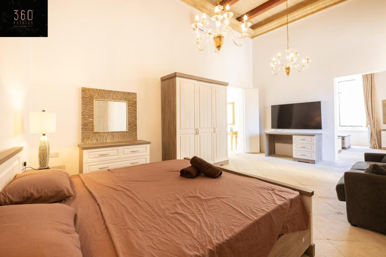 Apartamento Palazzo 16Th Century Mdina, Opposite St Paul'S Cathedral By 360 Estates Exterior foto