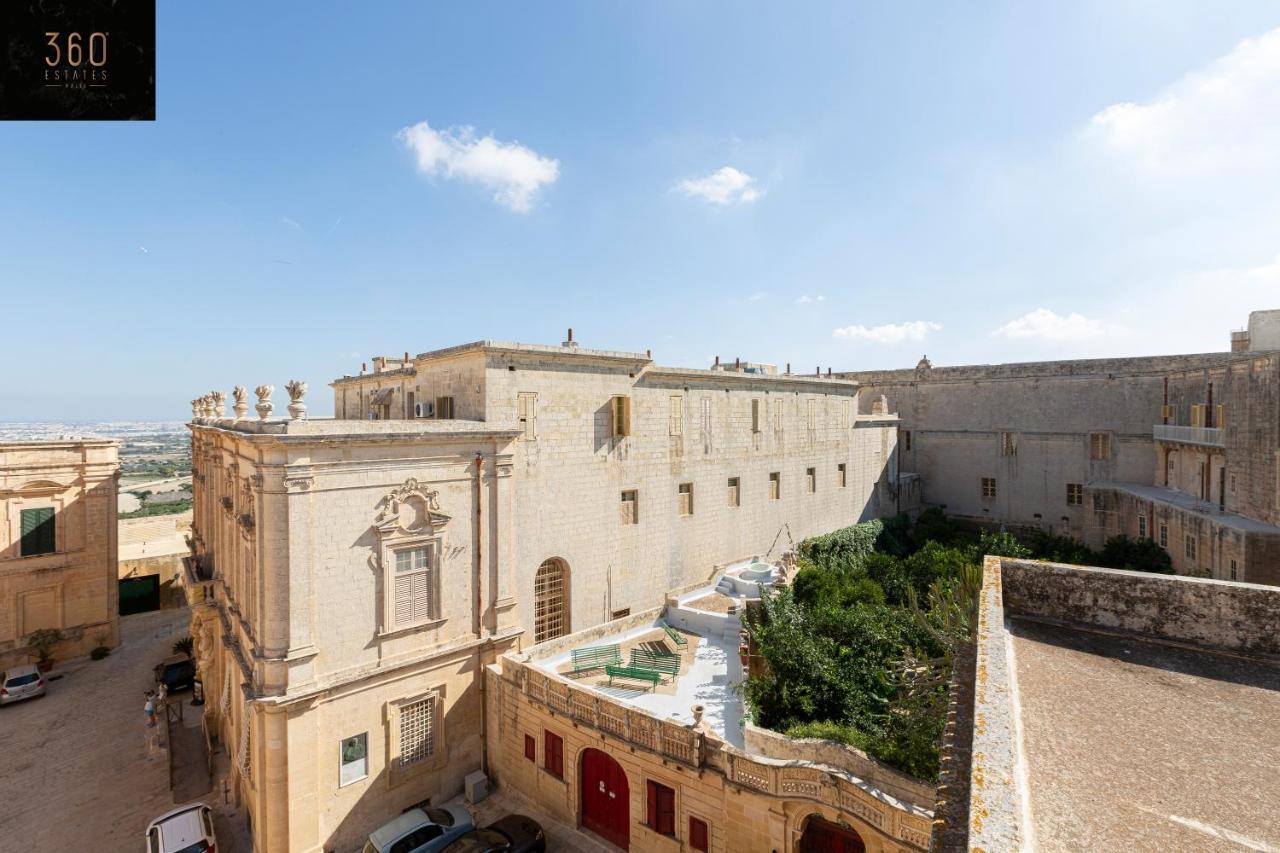 Apartamento Palazzo 16Th Century Mdina, Opposite St Paul'S Cathedral By 360 Estates Exterior foto